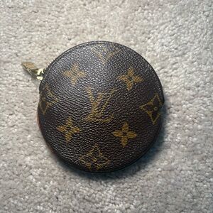 Louis Vuitton Round Coin Pursw
